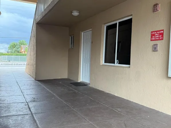 3041 W 76th St #B-103, Hialeah, FL 33018