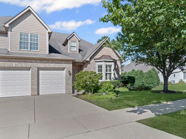 2746 Nicole Cir, Aurora, IL 60502