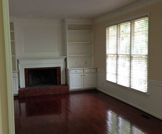 5th image of 2055 Vanderbilt Pl