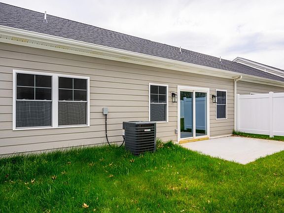 3rd image of 154 Lockridge Ln