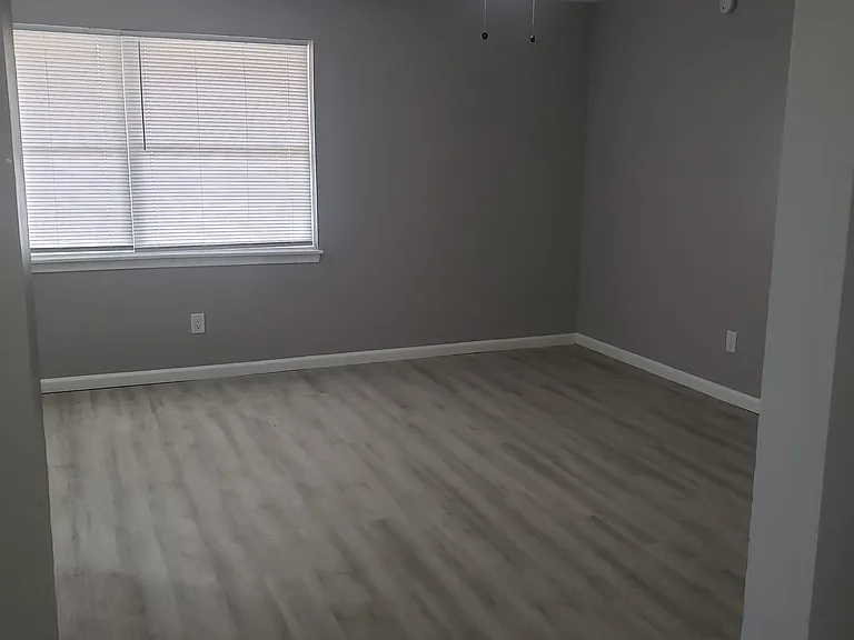 100 Sanders Ct #4 — Photo 19