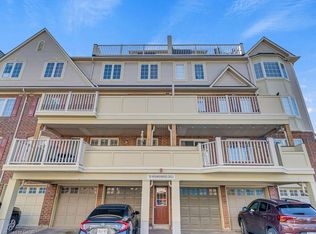 700 Neighbourhood Cir #1, Mississauga, ON L5B0A6