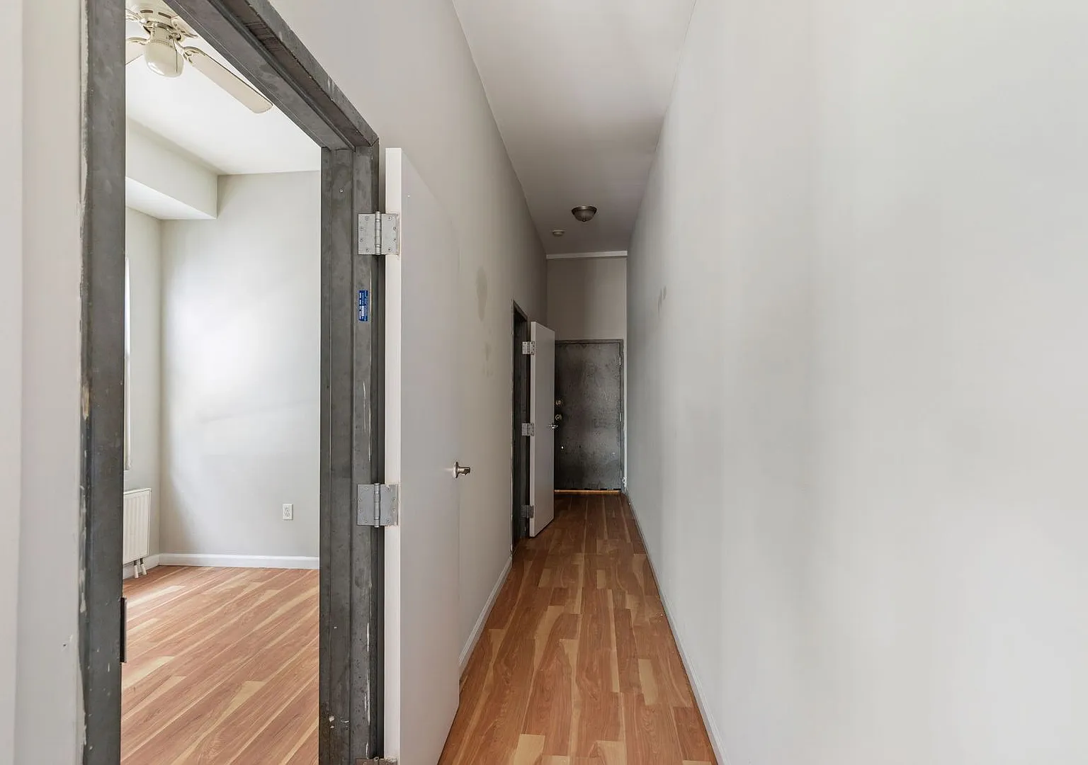 1 bed, $1,090 — Photo 4