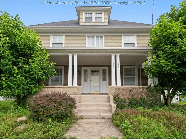 207 N St W, Ripley, WV 25271