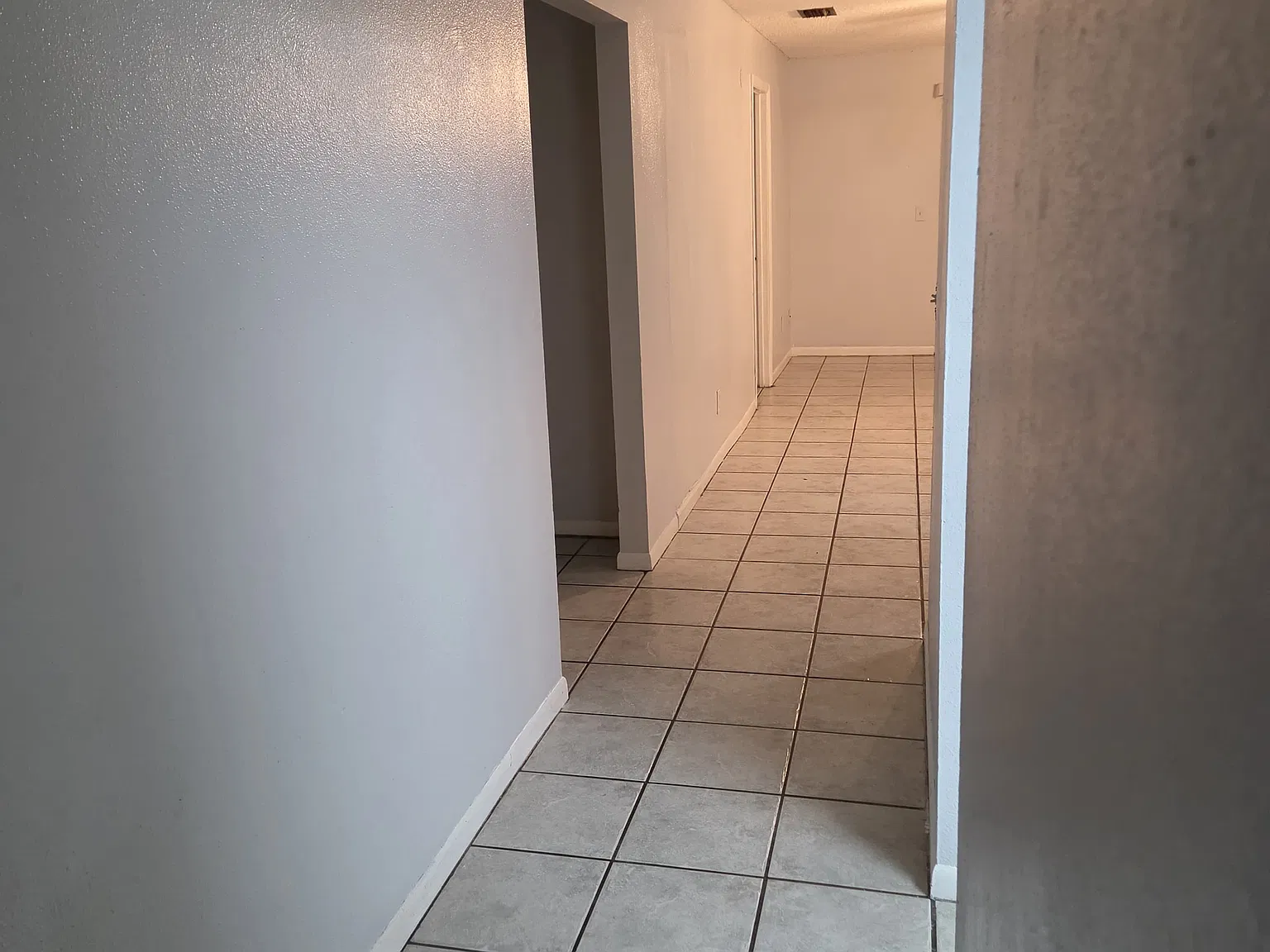 2 bed, 970 sqft, $1,800 — Photo 4