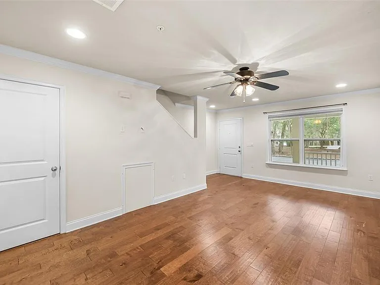 4605 SW 48th Dr #155 — Photo 5
