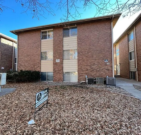 1119 E St #1 — Photo 7