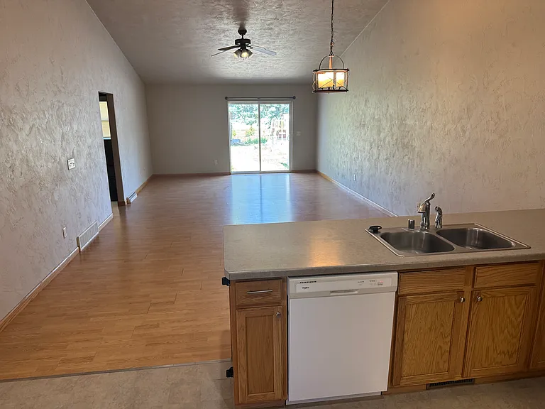 1708 E Main St — Photo 3