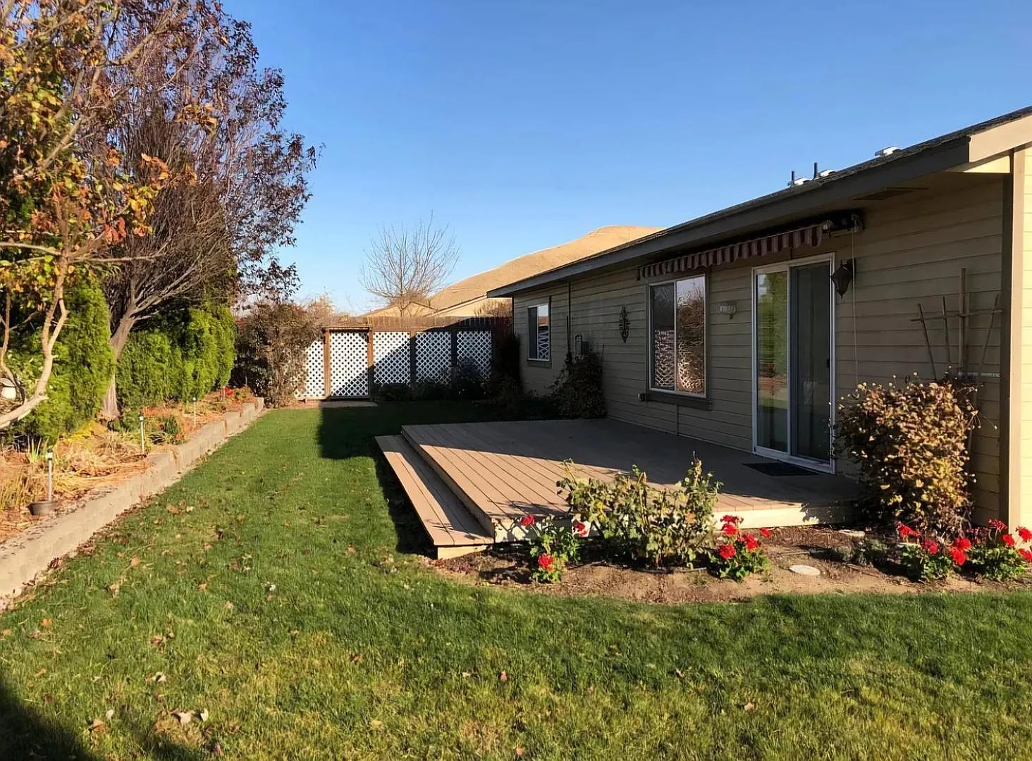 212 Sw Malibu Dr — Photo 2