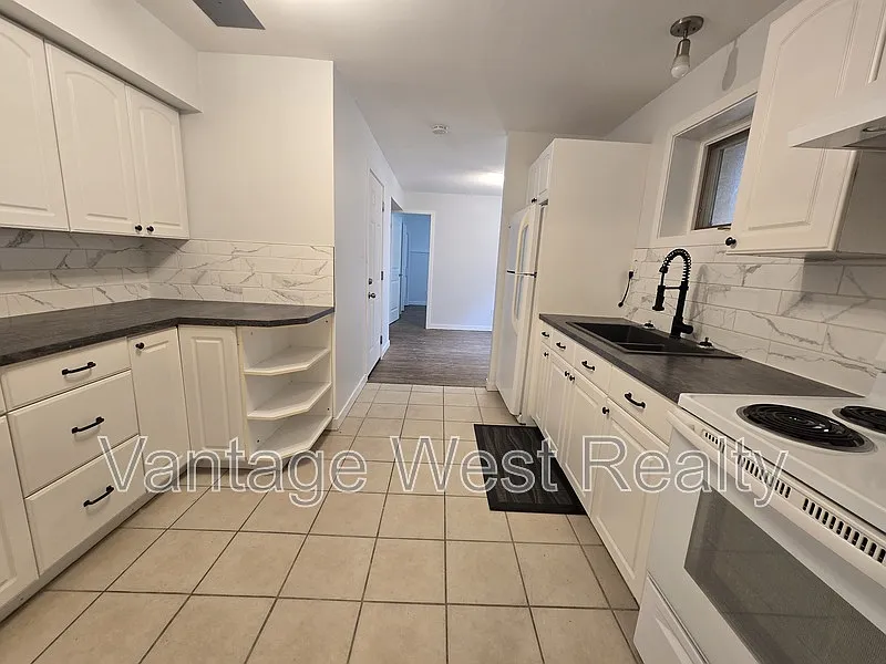 2 bed, 1.0 bath, $1,750 — Photo 3