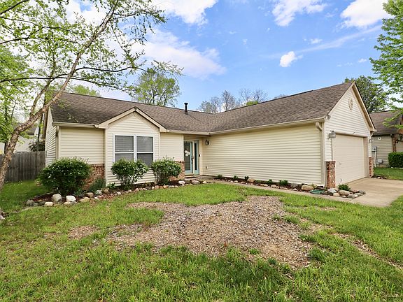 3rd image of 10688 Ashview Dr