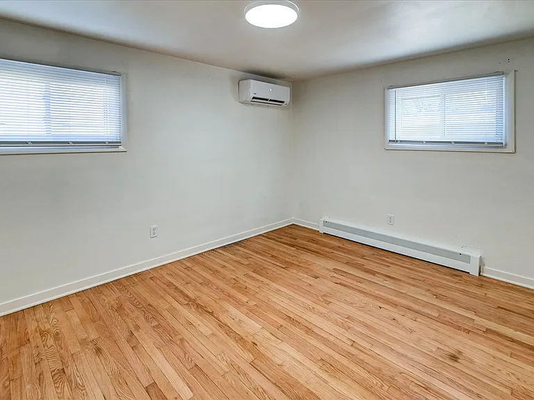 1810 Lake Point Dr #4 — Photo 11