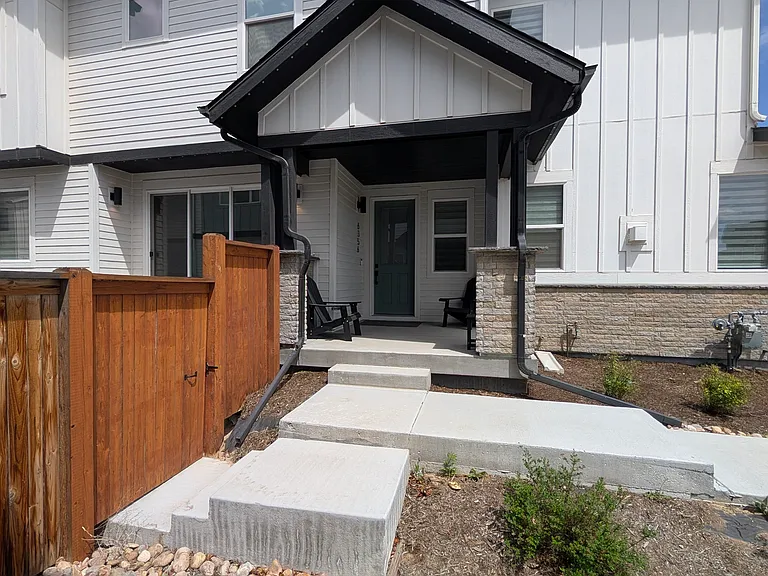 6356 N Emporia Ct — Photo 2