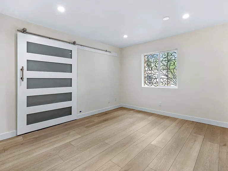 918 Hilldale Ave — Photo 8