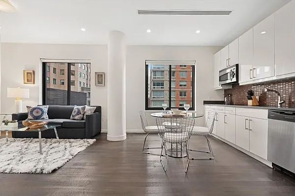 Rented by REAL New York | media 9