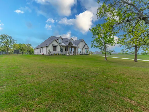 150 Las Brisas Dr, Decatur, TX 76234