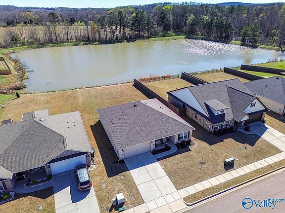 3rd image of 176 Beaver Brook Pl