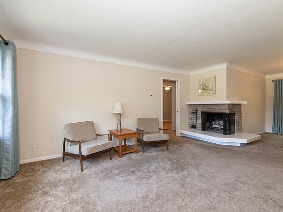 4th image of 3606 Middlebury Dr