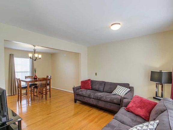 2nd image of 2928 Harbor Lights Dr