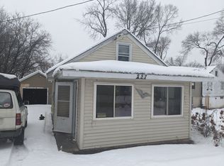 227 Woodrow St, Rockford, IL 61101