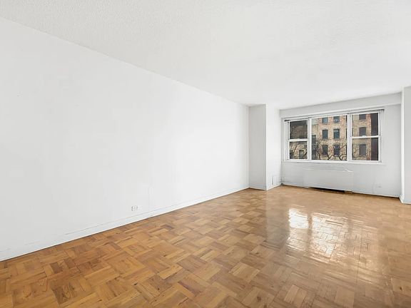 3rd image of 300 E 40th St APT 3T