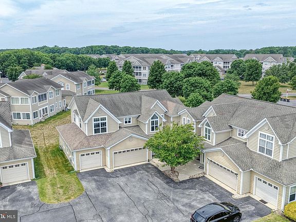3rd image of 131 Barksdale Ct #1604D