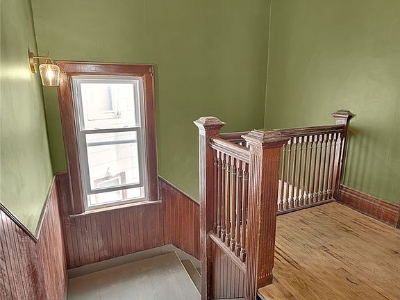 5th image of 2206 Main St Floor 2