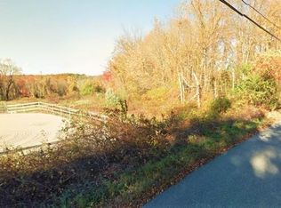 61 Burbank Rd, Sutton, MA 01590