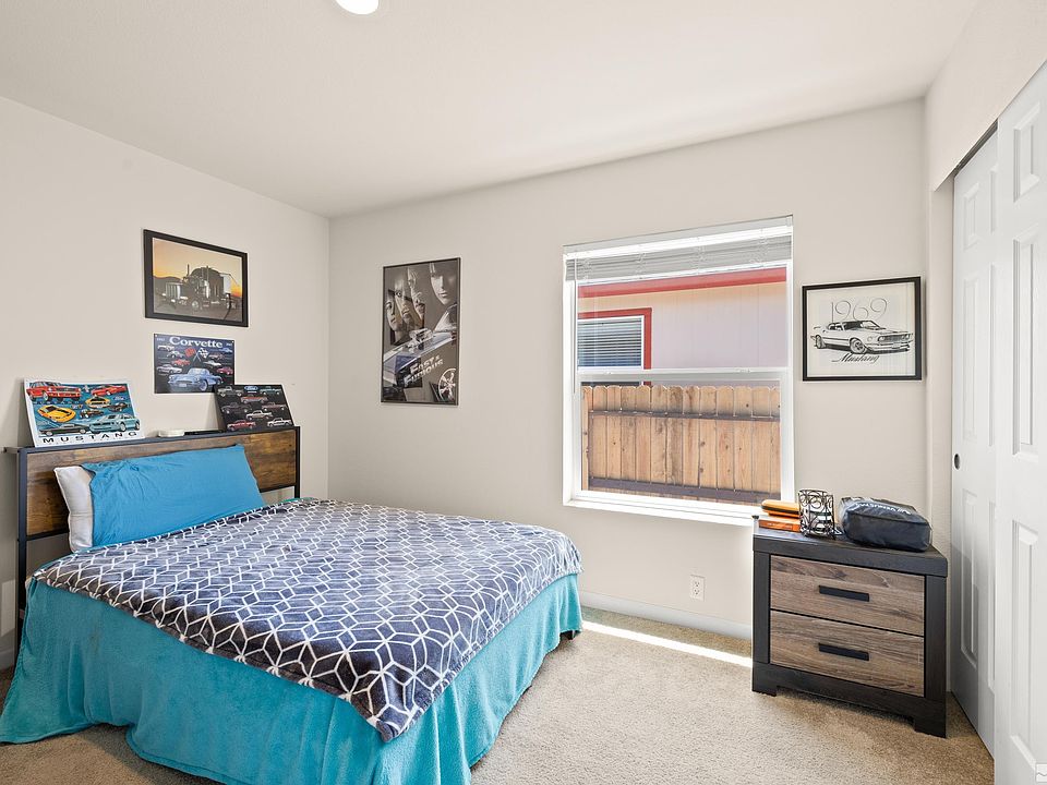 2nd image of 213 Quail Run Dr