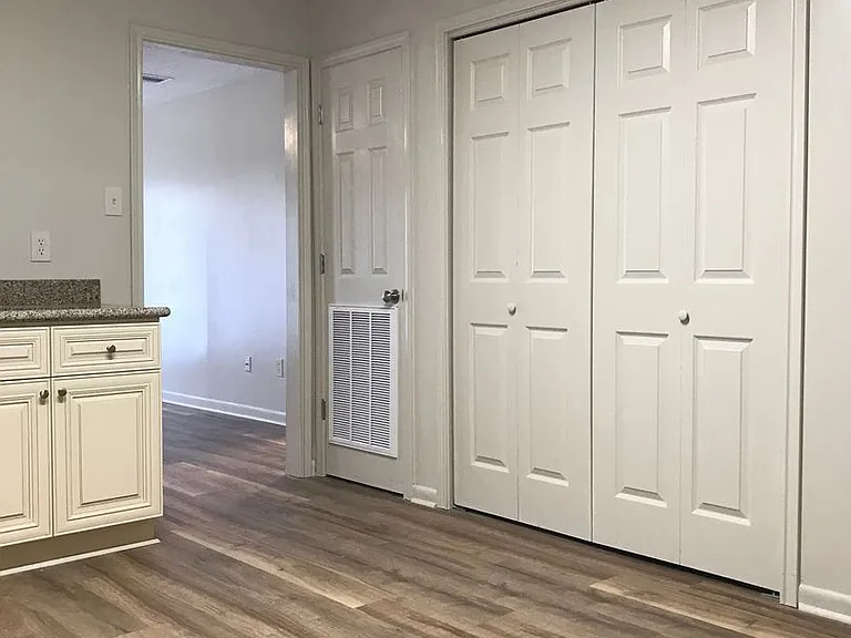 208 Cantal Dr — Photo 5