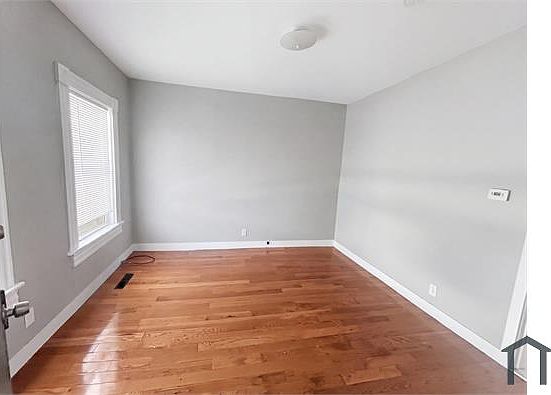 5th image of 21 Hilton St #23
