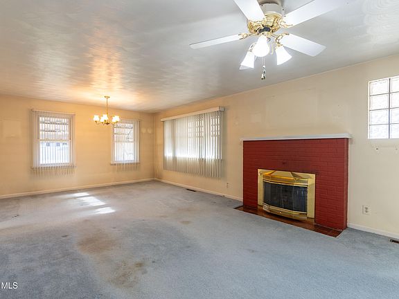 3rd image of 5712 Maryland Ave