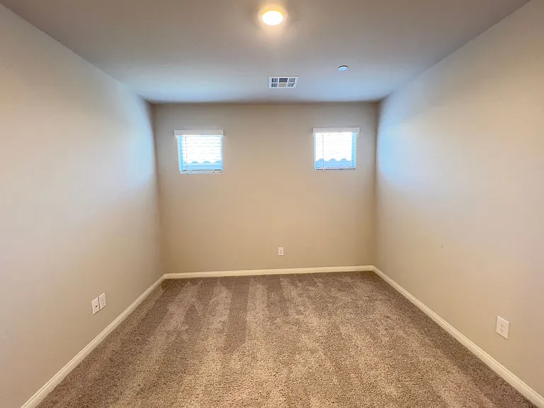 10946 Cambridge Lakes Ave — Photo 8