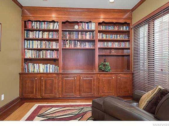 4th image of 8362 Black Walnut Dr