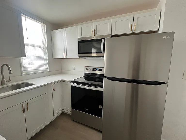 217 E 600 S — Photo 4