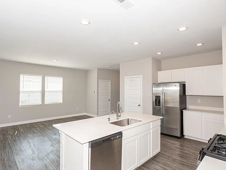 2519 Dixon Creek Dr — Photo 9