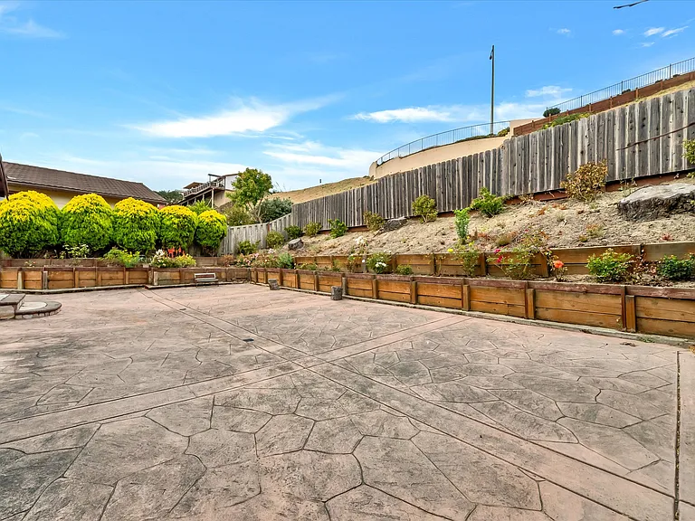 102 Valleyview Way — Photo 36