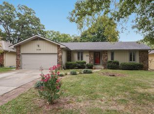 2126 S Hillcrest Ave, Springfield, MO 65807
