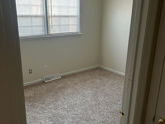 5th image of 206 Angell Haven Ct #A