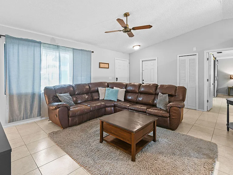 767 SE Chaloupe Ave — Photo 4