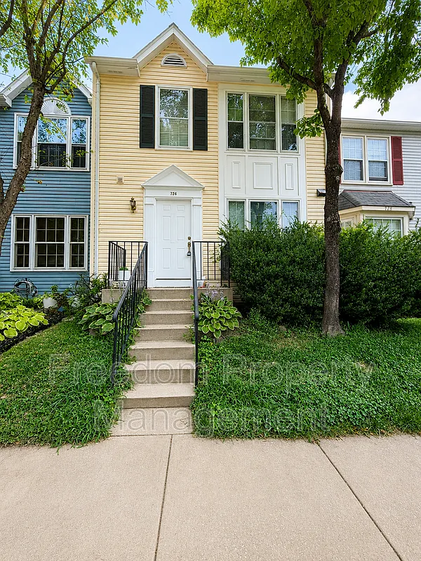 3 bed, 3.5 bath, 2040 sqft, $2,492 — Photo 1