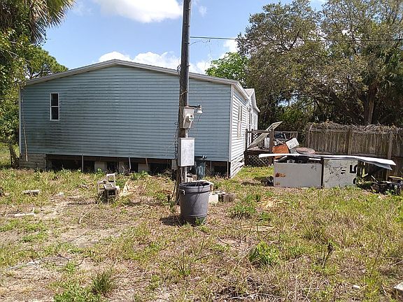 2nd image of 5977 Cedar Lake Dr