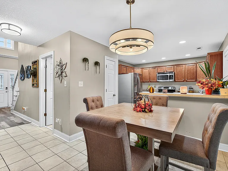 307 Brunswick Dr — Photo 2