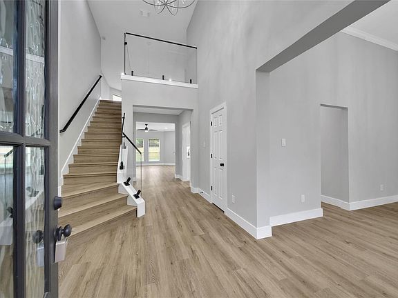 5th image of 2803 Falcon Knoll Ln