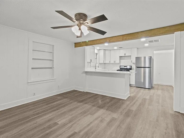 802 Collins St — Photo 2