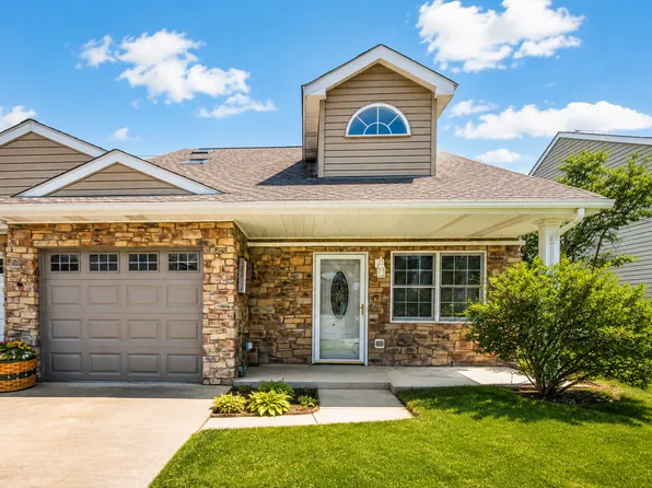 299 Garden Hill Dr, Tarentum, PA 15084