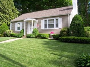28 Crescent Hl, East Longmeadow, MA 01028