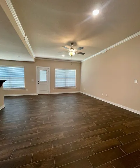 410 Rama St — Photo 3
