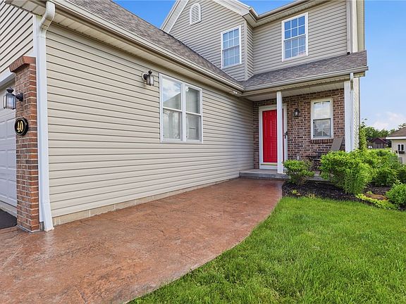 2nd image of 40 Wind Way Cir