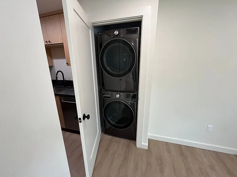 Newly Remodeled 2 Bed 1 Bath Unit in PB — Photo 7